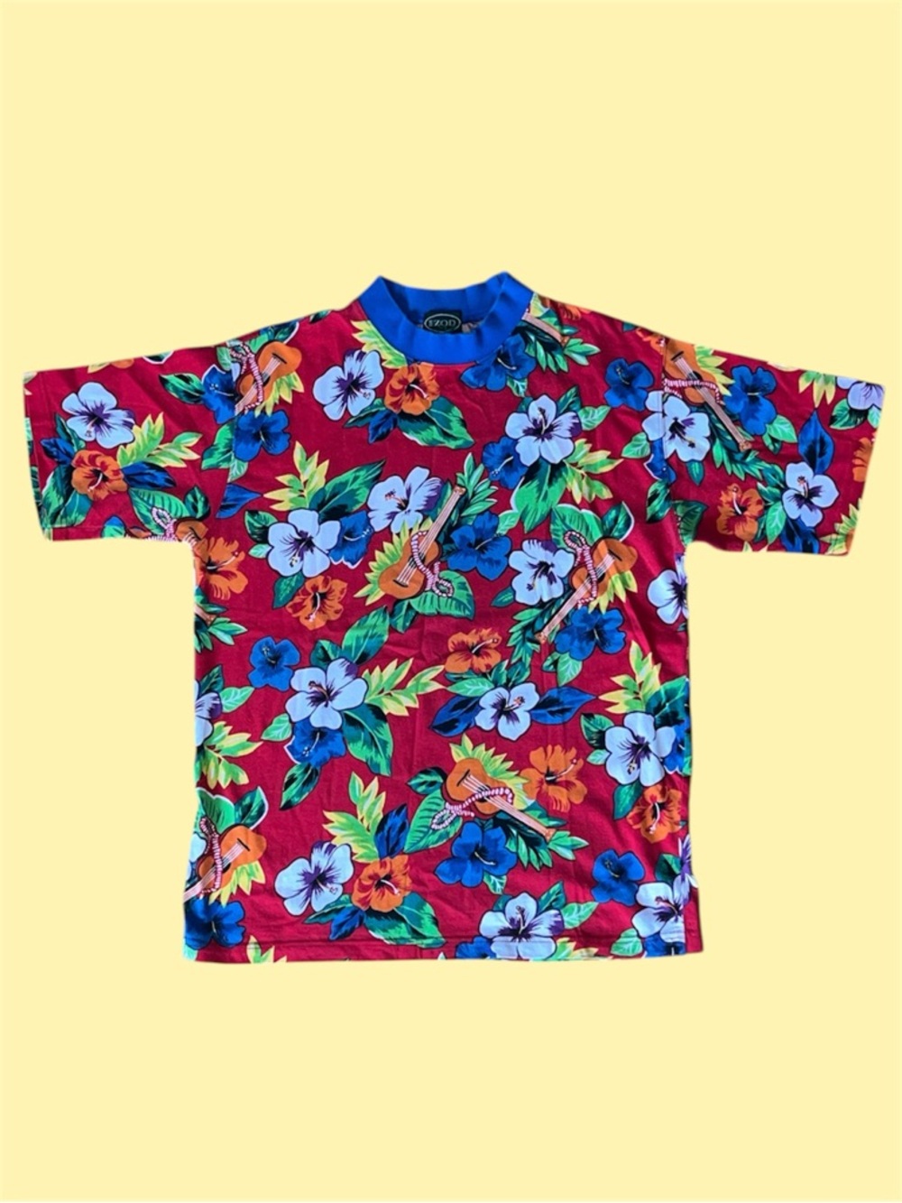 Vintage Izod Red Floral ukulele Hawaiian Tee w Blue Trim crew neck size L